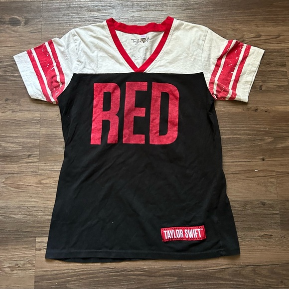 Taylor Swift Red and White V-Neck Tour Tee - Picture 1 of 3